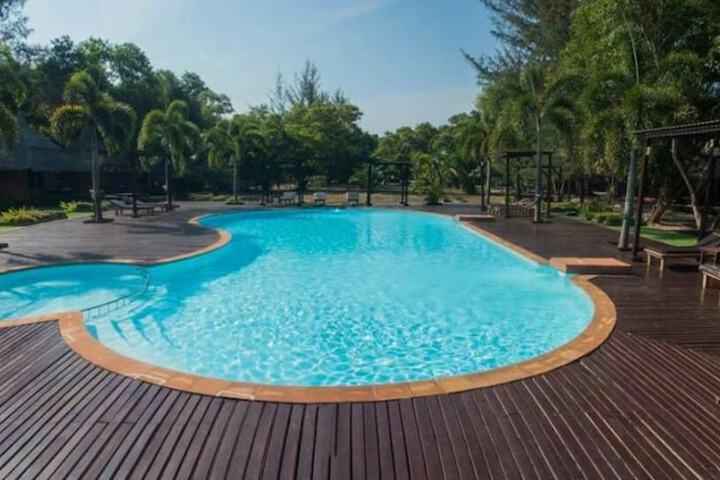 Pool 15 of 27