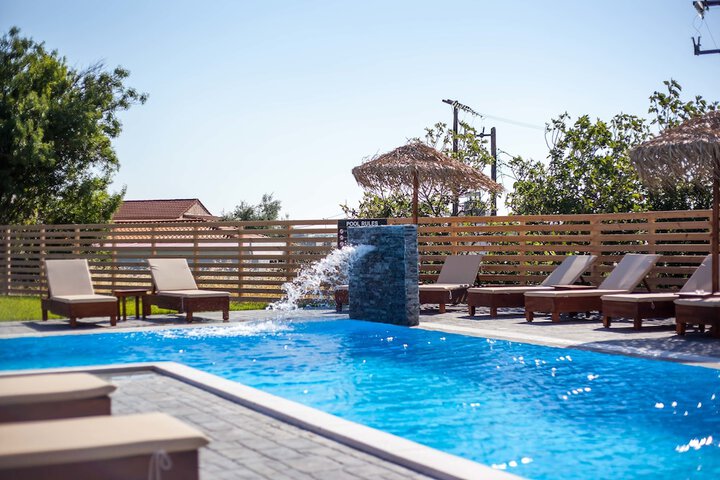 Pool 21 of 28
