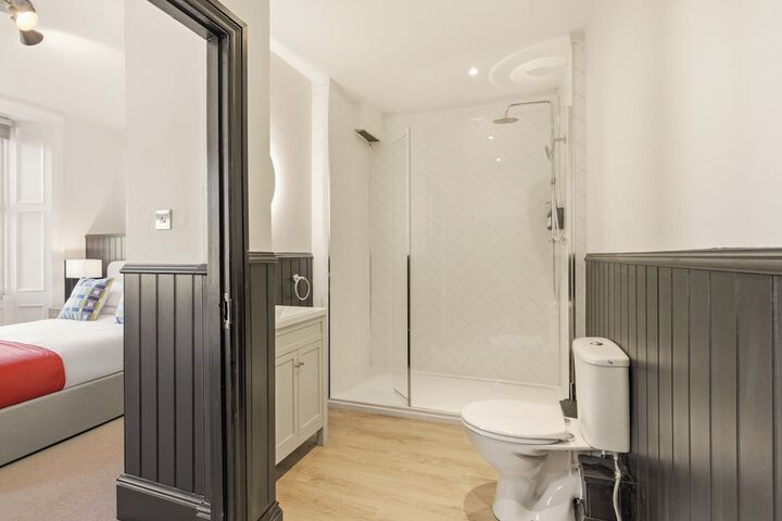 Room 21 of 29