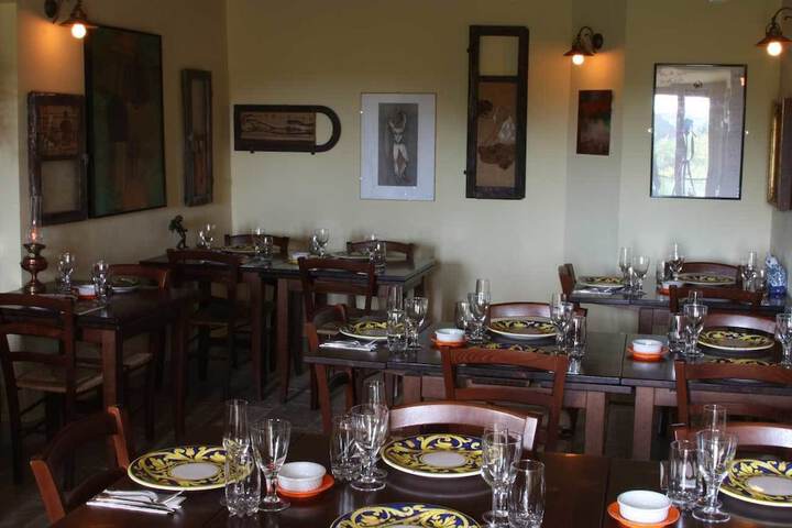 Dining 39 of 75