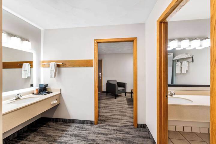 Room 19 of 38
