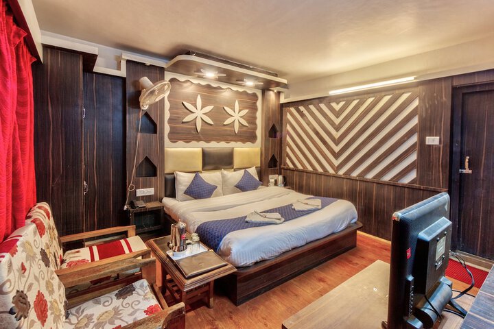 Room 65 of 133