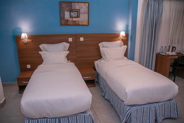 Room 4 of 50