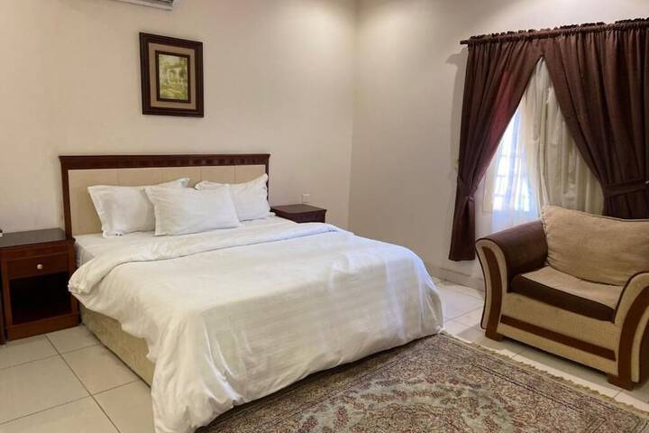 Room 7 of 80