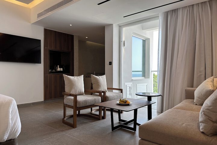 Room 28 of 110