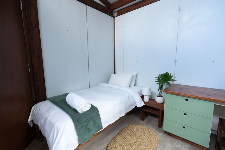 Room 10 of 48
