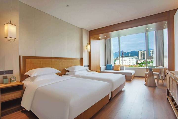 Room 5 of 43