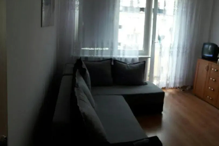 Room 5 of 8