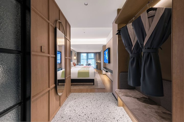 Room 15 of 54