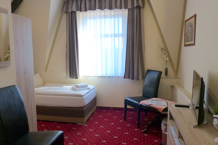 Room 11 of 47