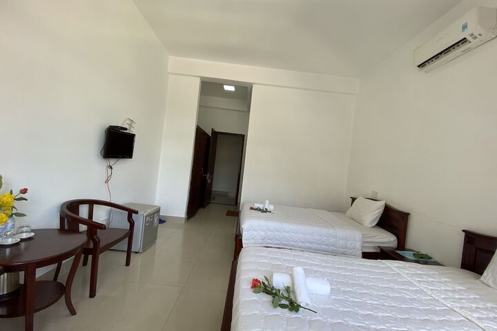 Room 6 of 73