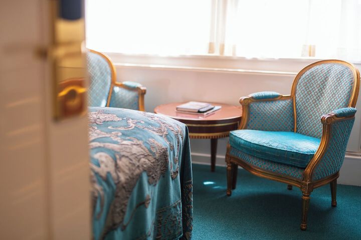 Room 36 of 102