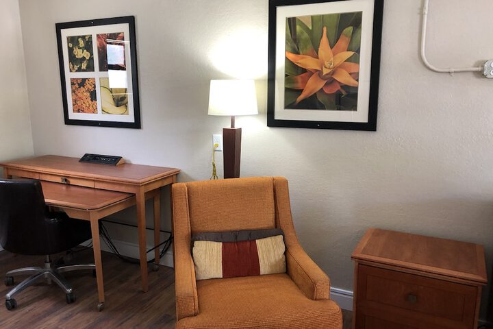 Room 6 of 29
