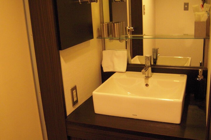 Room 20 of 38