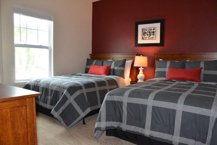 Room 5 of 34