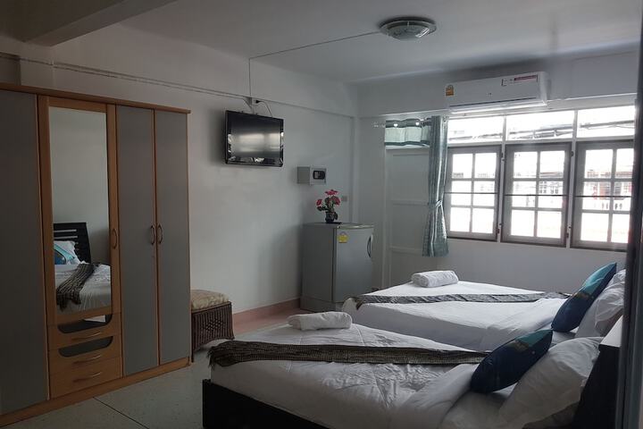 Room 10 of 30