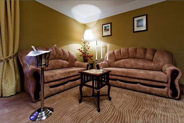 Room 10 of 50