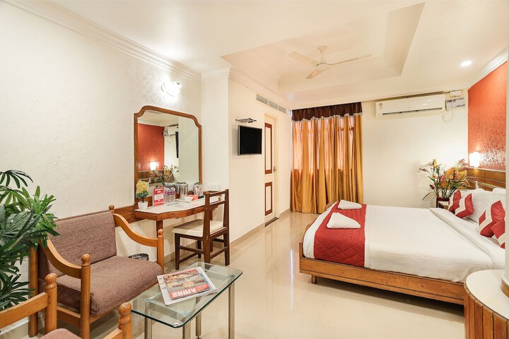 Room 8 of 34