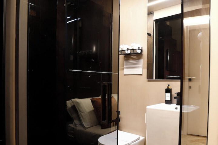 Room 148 of 183