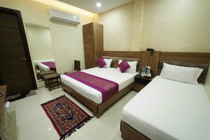 Room 17 of 36