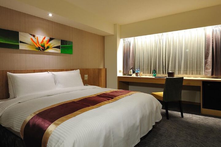 Room 8 of 31