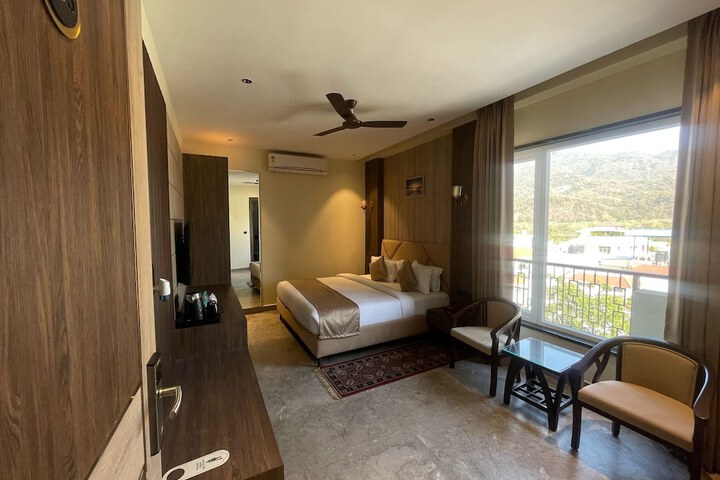 Room 7 of 34