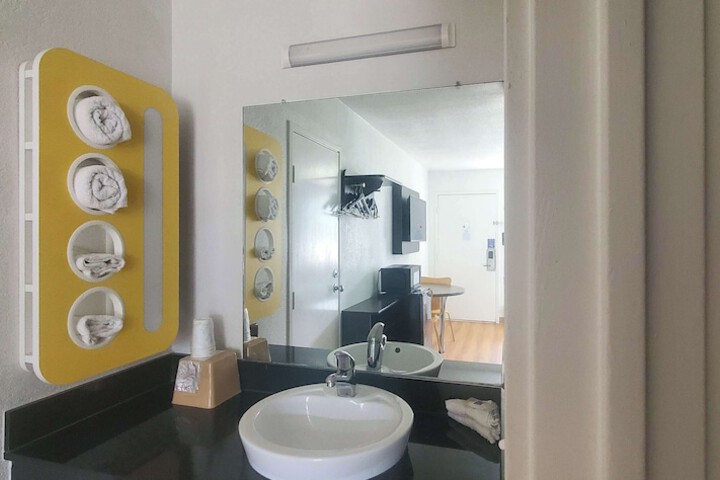 Room 12 of 18