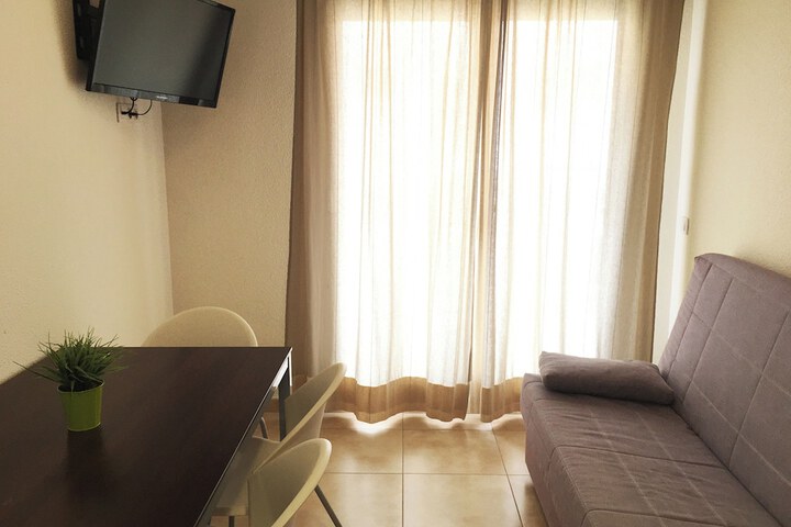 Room 32 of 76