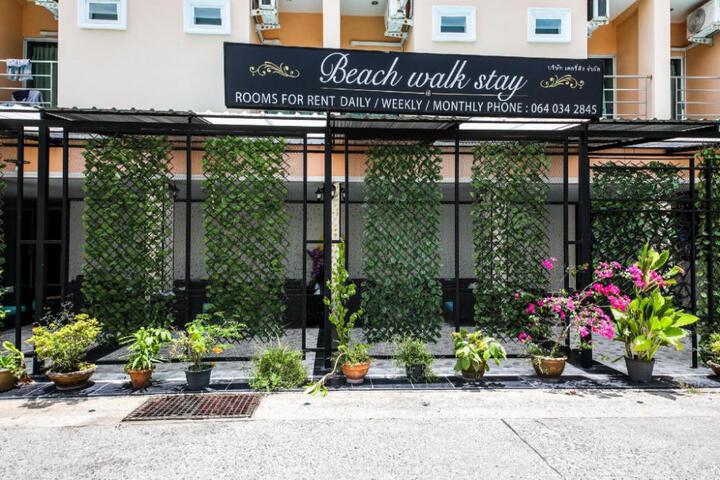 OYO 118 Beach Walk Stay