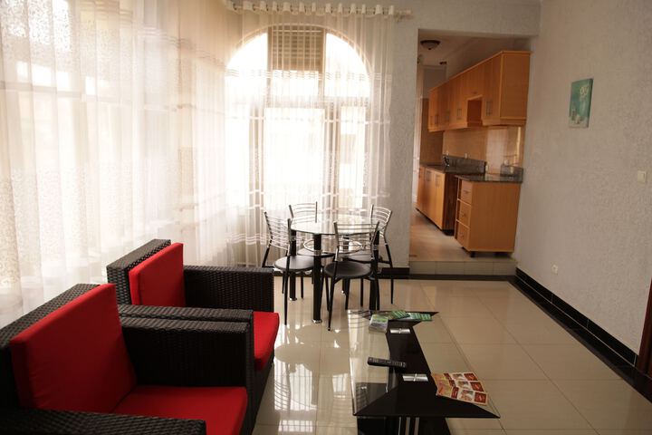 Room 32 of 60