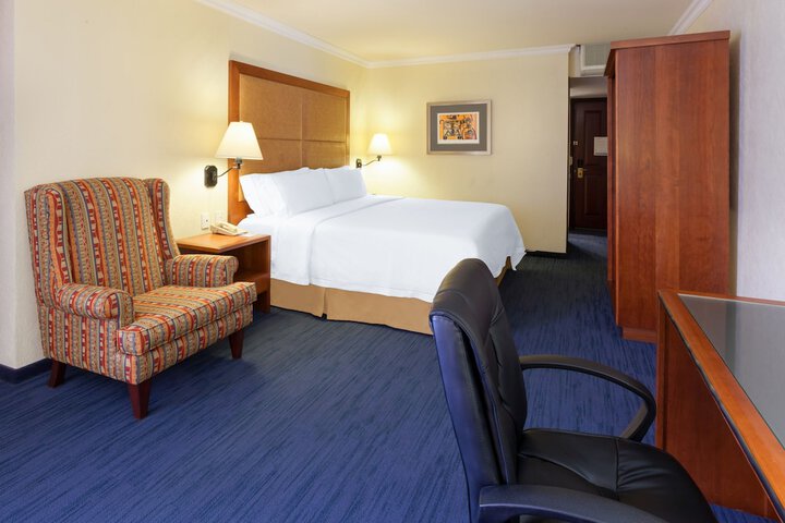 Room 5 of 24
