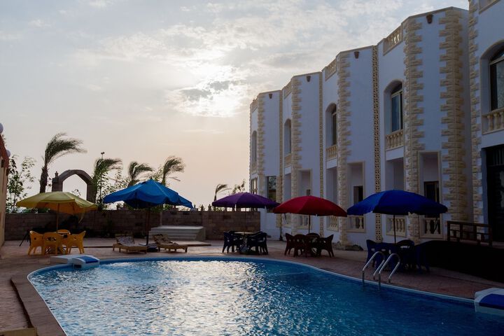 Pool Hotel