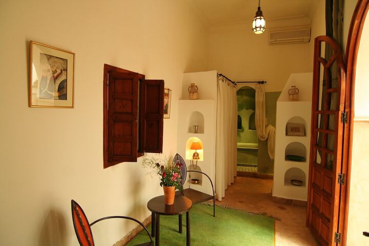 Room 26 of 96