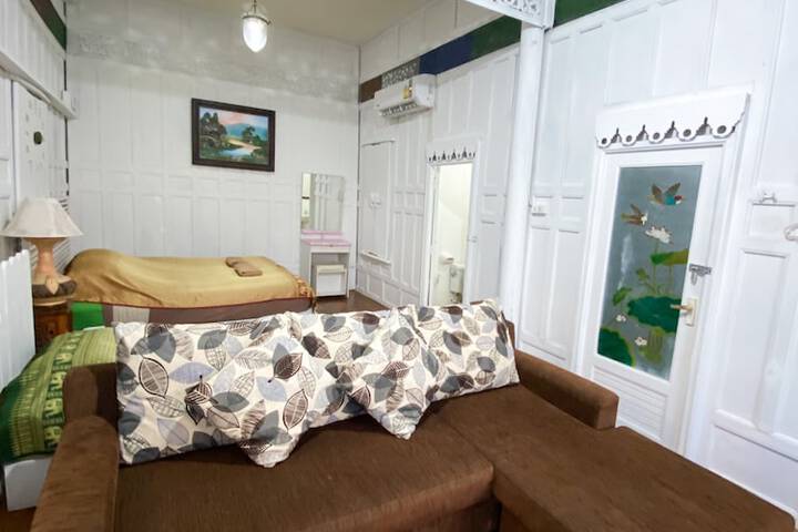 Room 74 of 181