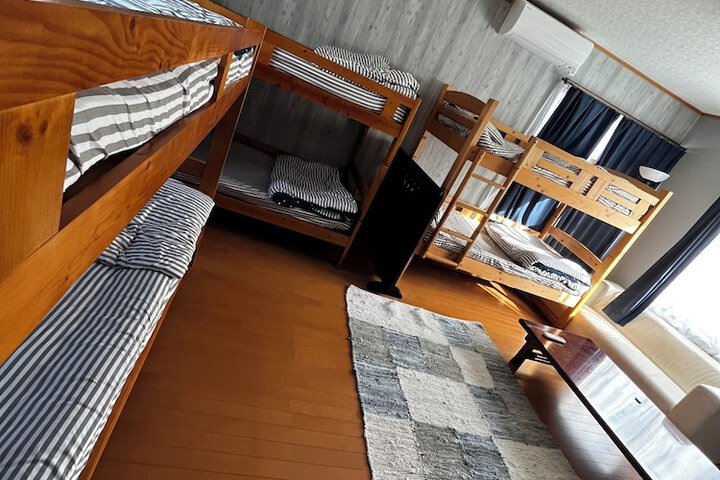 Room 50 of 172