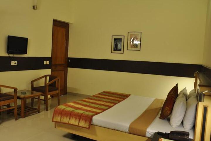 Room 3 of 5
