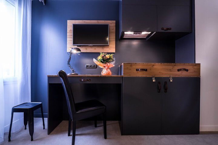 Room 7 of 68