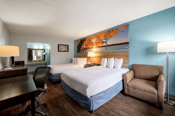 2 Double Beds (2 of 8)
