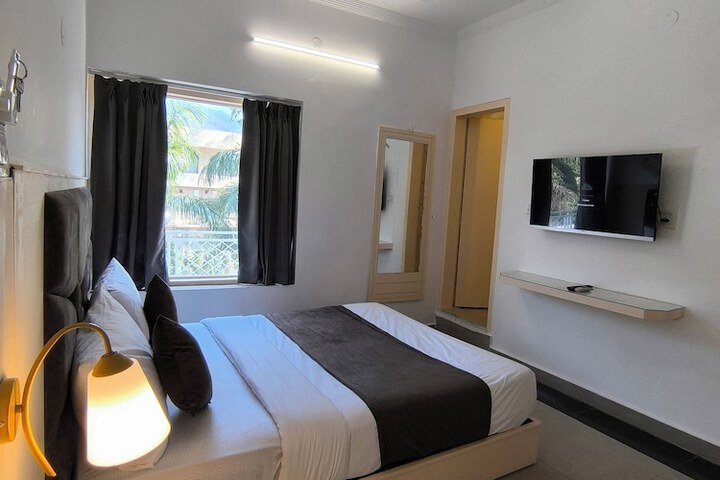 Room 13 of 95
