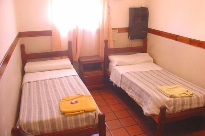 Room 4 of 7