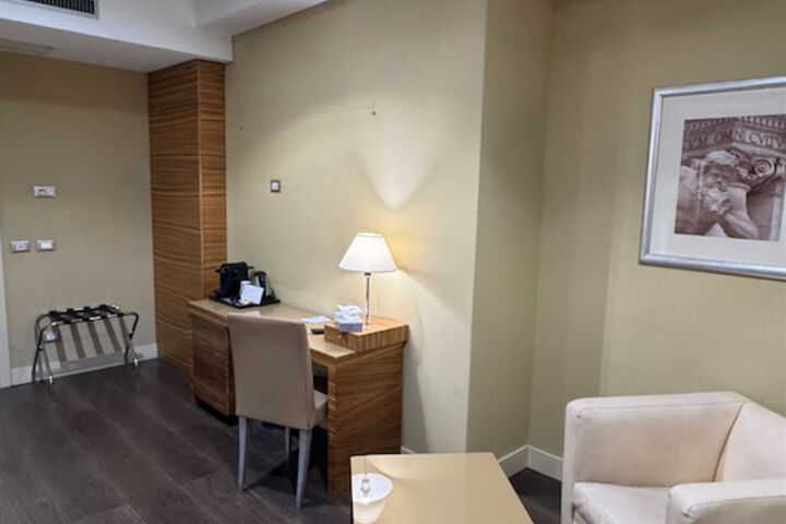 Room 65 of 136