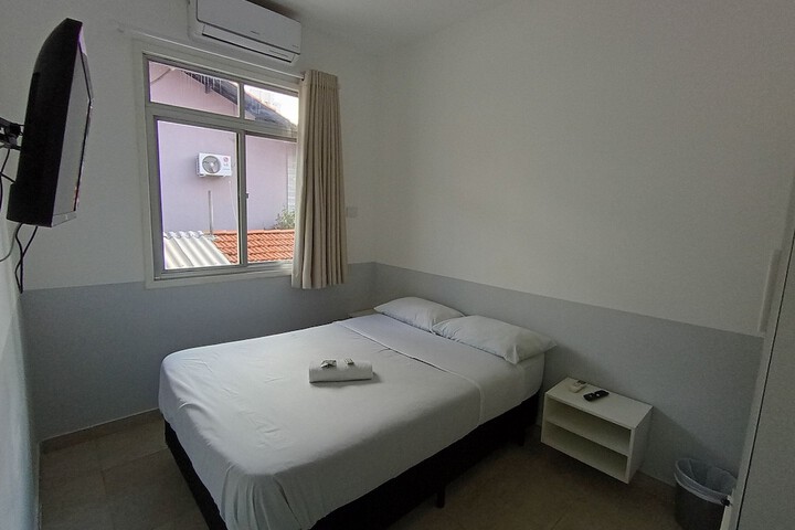 Room 25 of 118