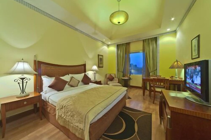 Room 10 of 48