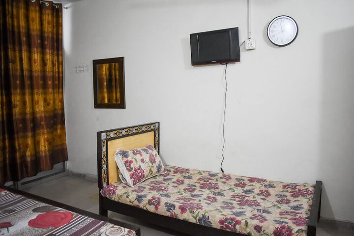Room 5 of 7