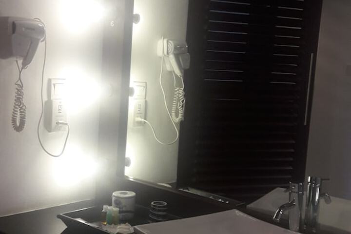 Room 15 of 62
