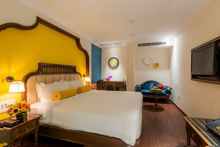 Room 13 of 85