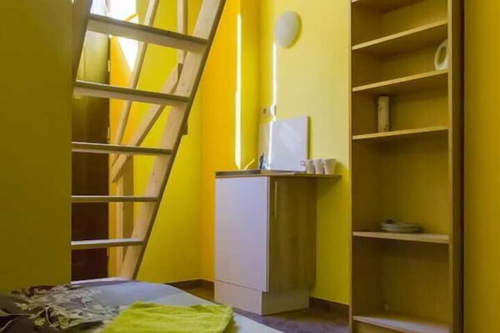 Room 46 of 49