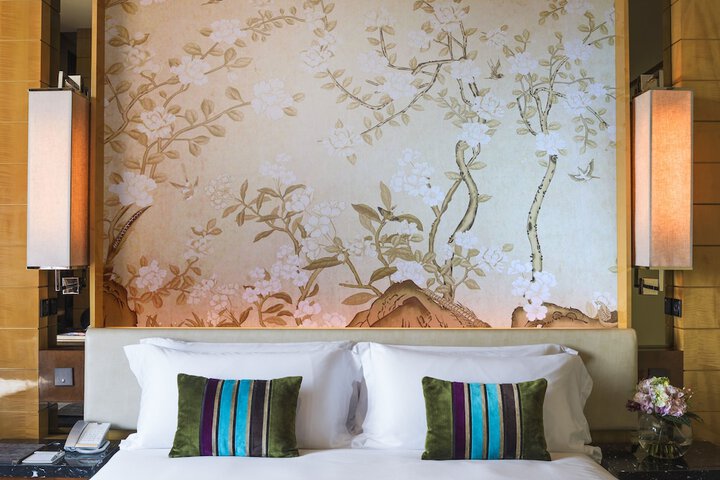 Room 6 of 32