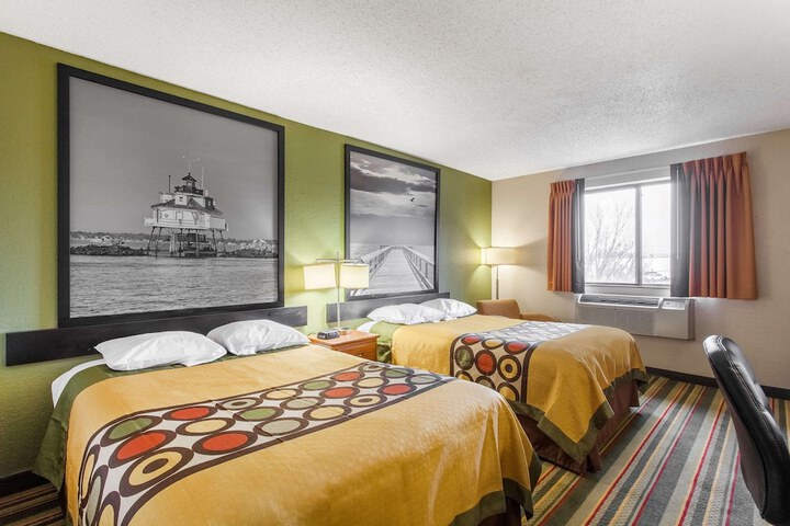 2 Double Beds (4 of 9)