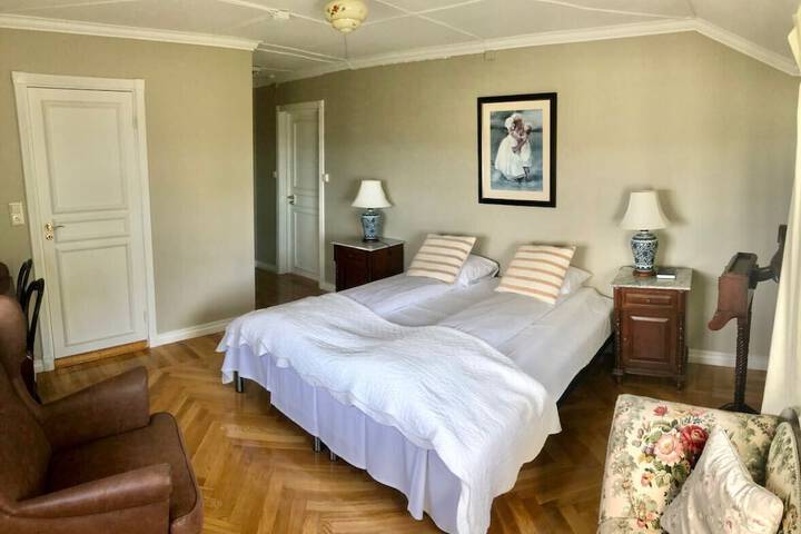 Room 25 of 135